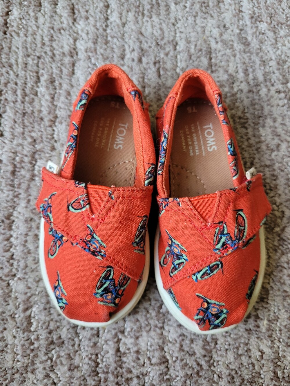 TOMS INFANT SLIP ON SHOES BICYCLE PRINT SIZE 5